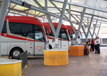 Estación de autobuses de Segovia. / HÉCTOR CRIADO