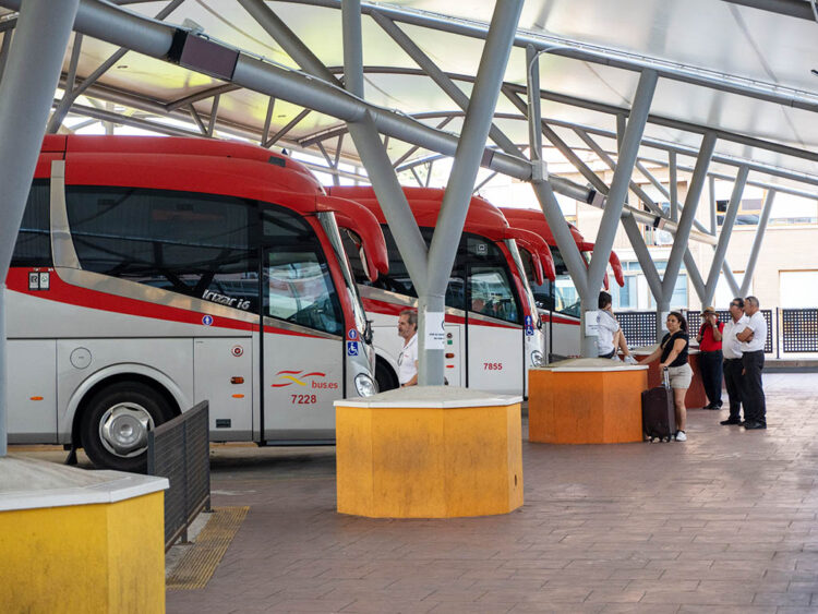 Transportes publica la resolución de los descuentos en el servicio público de Segovia 1 Estación de autobuses de Segovia. / HÉCTOR CRIADO