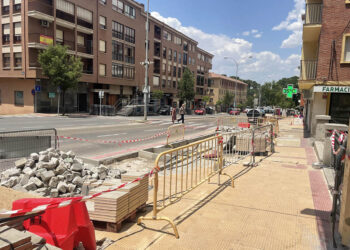 Obras de renovación de la red de suministro de agua en el paseo Ezequiel González. / AYTO. SEGOVIA