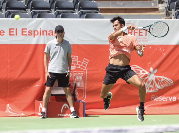 Nicolás Álvarez durante un partido durante el torneo./OPEN-EL ESPINAR