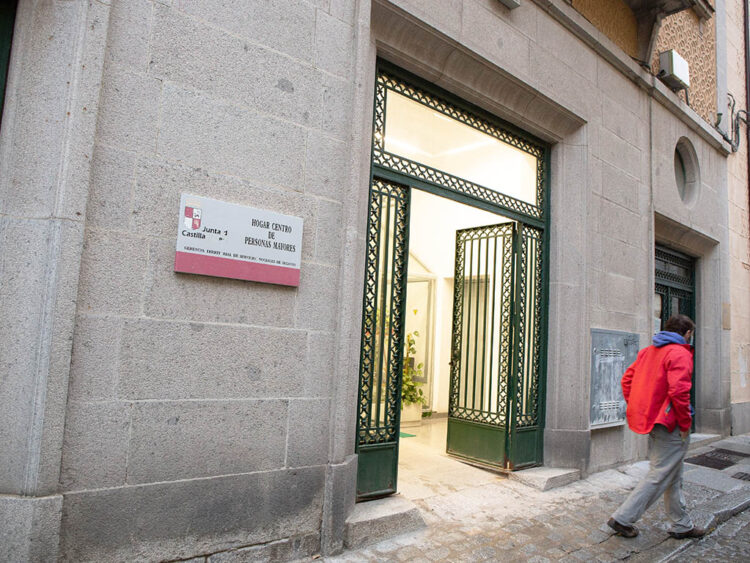 El edificio del Hogar Centro se rehabilitará con una inversión de más de 360.000 euros 1 Hogar Centro de Segovia. / NEREA LLORENTE