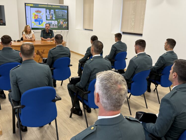 Un total de 14 guardias civiles alumnos en prácticas se incorporan a la Comandancia de Segovia 1 Un total de 14 nuevos guardias civiles se incorporaron como alumnos en prácticas a la Comandancia de Segovia / SUBDELEGACIÓN DEL GOBIERNO EN SEGOVIA