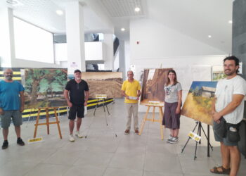 La ganadora del concuso junto al edil y el resto de premiados / AMADOR MARUGÁN