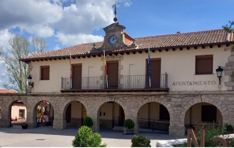 Aprobada la gestión de las colonias felinas de Navafría 1 Ayuntamiento de Navafría.