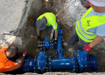 Obras de renovación de la red de agua potable en el paseo Ezequiel González de Segovia. / AYUNTAMIENTO DE SEGOVIA