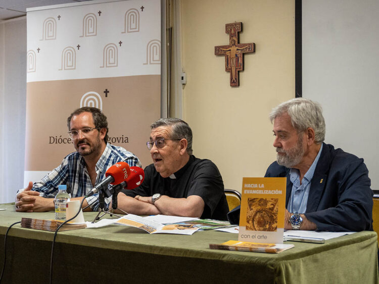 Presentación del proyecto ‘Hacia la evangelización con el arte’. / HÉCTOR CRIADO