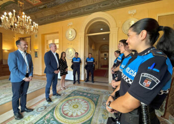 Recepción de agentes de Policía Local en prácticas en el Ayuntamiento de Segovia.