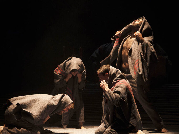 Nao d’Amores estrena su nuevo montaje ‘Hacia ecos de lo sagrados’ 1 Obra teatral de Nao d’Amores. / KAMARERO