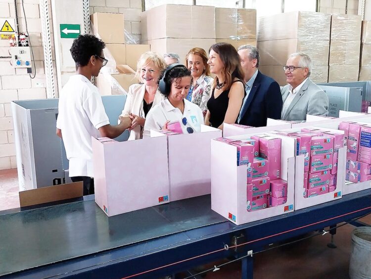 Visita APADEFIM 2000