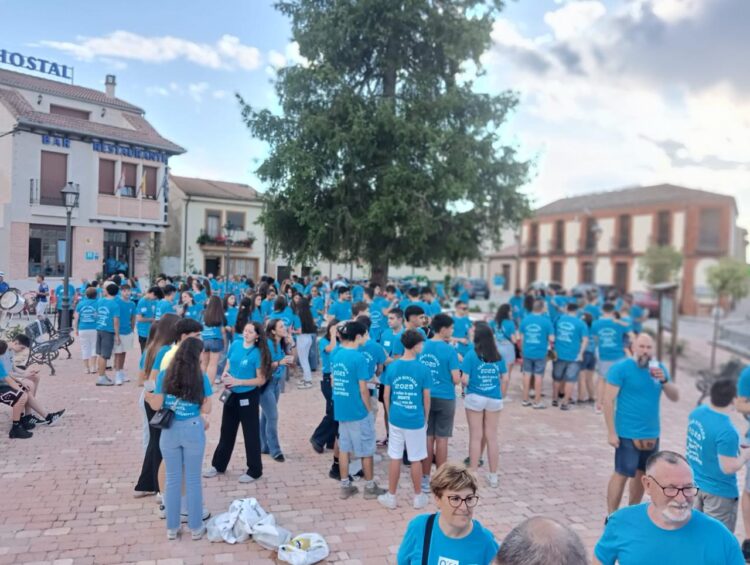 Los vecinos de la localidad de Aguilafueente salieron a las calles para disfrutar de una jornada festiva / ÁNGEL F. PALACIOS
