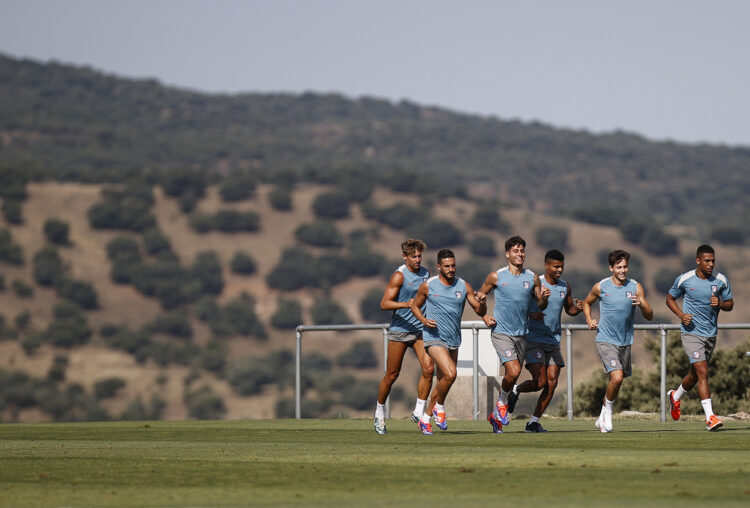 Segovia vuelve a ser escenario de la tradicional pretemporada del Atlético de Madrid 1 Los jugadores del equipo rojiblanco durante un entrenamiento en Los Ángeles de San Rafael./ATLÉTICO DE MADRID