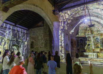 La Junta respalda el proyecto que aúna patrimonio y nuevas tecnologías en la iglesia de San Miguel de Ayllón para ofrecer nuevas experiencias turísticas en la zona / NACHO VALVERDE - ICAL
