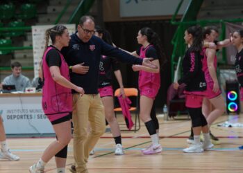 David y Naiara durante un encuentro de la temporada pasada./CD SPORDEPORTE