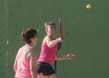 Partido de frontenis durante el Torneo Interpueblos./DIPUTACIÓN