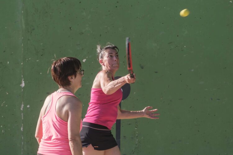 Partido de frontenis durante el Torneo Interpueblos./DIPUTACIÓN