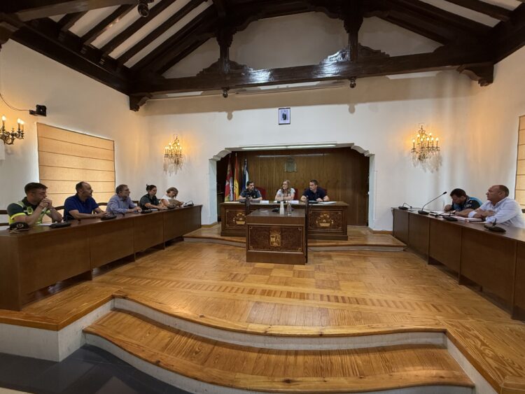 El Espinar firma la adenda al convenio de colaboración en violencia de género 1 Instantes de la Junta Local de Seguridad / SUBDELEGACIÓN DEL GOBIERNO EN SSEGOVIA