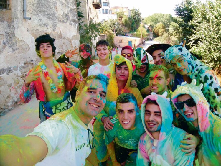 Vermú Holi en Prádena