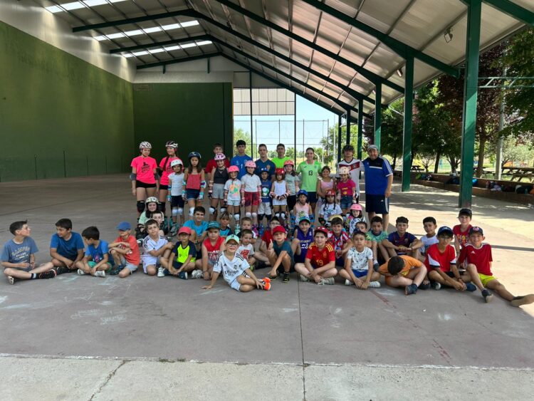 Participantes del campus durante la visita de Elena González./E.A