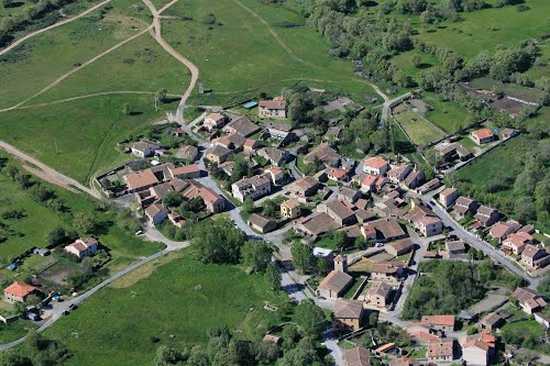 Aprobadas las obras de mejora del firme en la carretera de La Salceda 1 Vista aérea de La Salceda/SEGOVIA SUR