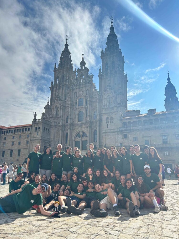 Alumnos maristas de Segovia en Santiago./MARISTAS