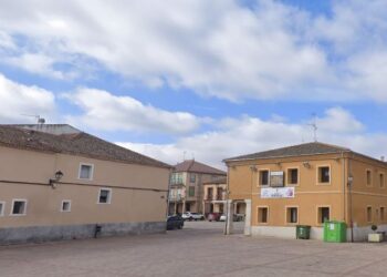 Foto de archivo. Plaza de la Fuente de Fuentepelayo / E.A.