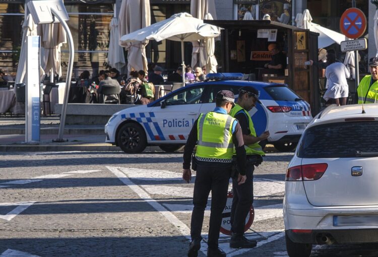 Acciones de la Policía Local el lunes 1 Policía Local en un control./ E.A.
