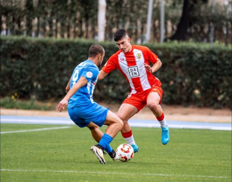 René Pérez, séptimo refuerzo de la Segoviana 1 René Pérez durante un encuentro de la temporada pasada con el Almería B en Segunda RFEF./E.A