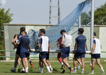 La plantilla de la Segoviana durante un entrenamiento en la pretemporada del curso pasado./JUAN MARTÍN-G. SEGOVIANA