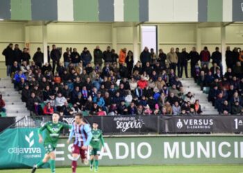 El campo de La Albuera durante un encuentro de la Segoviana de la temporada pasada./JUAN MARTÍN-G.SEGOVIANA