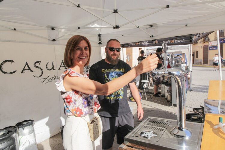 Magdalena Rodríguez en su visita a la feria. /DIPUTACIÓN DE SEGOVIA