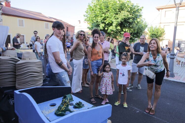 Los juegos tradicionales unieron a varias generaciones./DIPUTACIÓN DE SEGOVIA