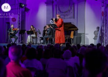 El espectáculo ‘Las mil y una noches’ en el Alcázar. / MUSEG