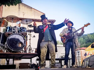 Tuco, sobre las tablas junto a Mariano, Chuso y Javier López. Fotografía de Enrique López Marijuan.