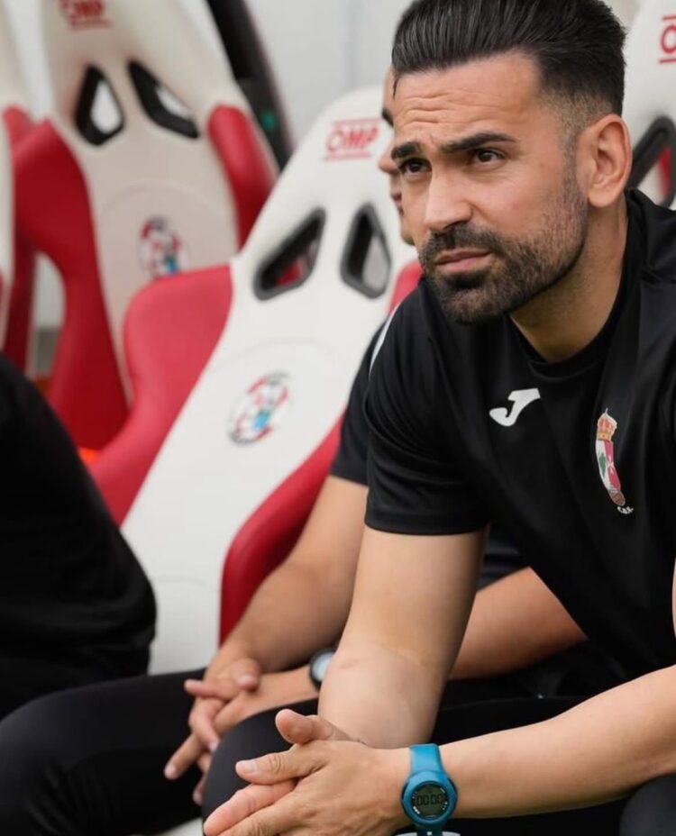 Pablo Gil se convierte en nuevo entrenador del equipo segoviano para la próxima temporada./TURÉGANO CF