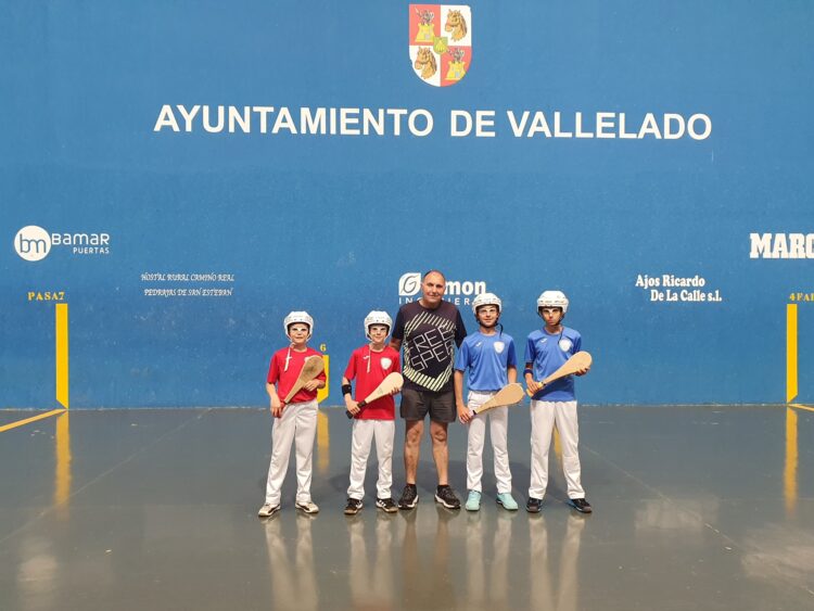 Integrantes del club segoviano en un partido del curso pasado./CP VALLELADO