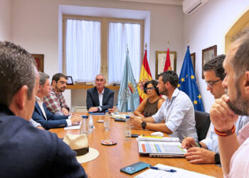 Un momento de la reunión entre los representantes del Ayuntamiento y la FES./ AYUNTAMIENTO