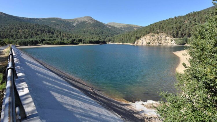 Mensaje de tranquilidad ante la turbidez del agua en El Espinar 1 El bajo nivel del Embalse del Tejo, una de las causas de la turbidez del agua en El Espinar.