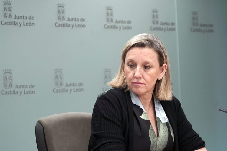 Familia aumenta en 24 millones el importe para la ayuda a domicilio 1 Isabel Blanco durante la rueda de prensa posterior al Consejo de Gobierno. / Rubén Cacho
