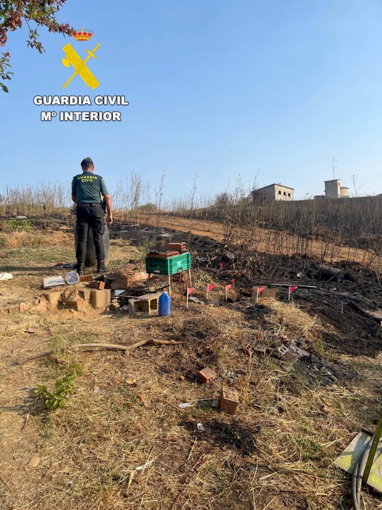 Prisión provisional y sin fianza para el detenido por el incendio de Molinaseca (León) 1 El fuego podría haber sido causado por una hoguera para cocinar.