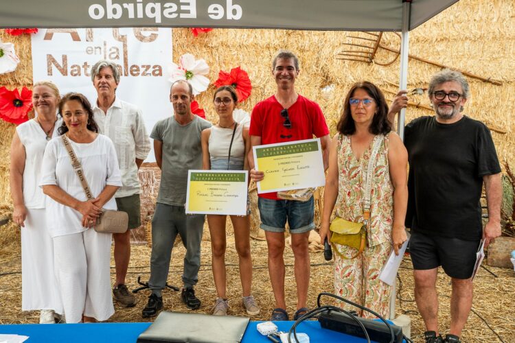 Raquel Barbero, ganadora de la decimosexta edición de 'Arte en la Naturaleza' en Espirdo 1 Ganadores de la decimosexta edición de ‘Arte en la Naturaleza’ / DIPUTACIÓN