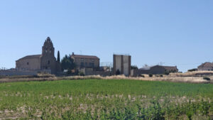 Los terrenos de Valdesinmonte son regados por el arroyo de la Dehesa del Arenal.