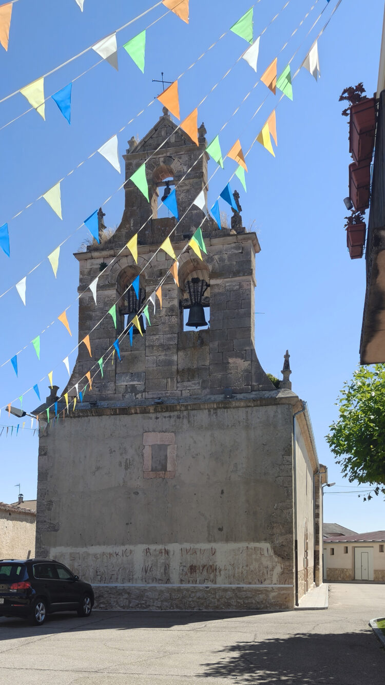 Campanario de la iglesia de San Miguel Arcángel en Aldeosancho.