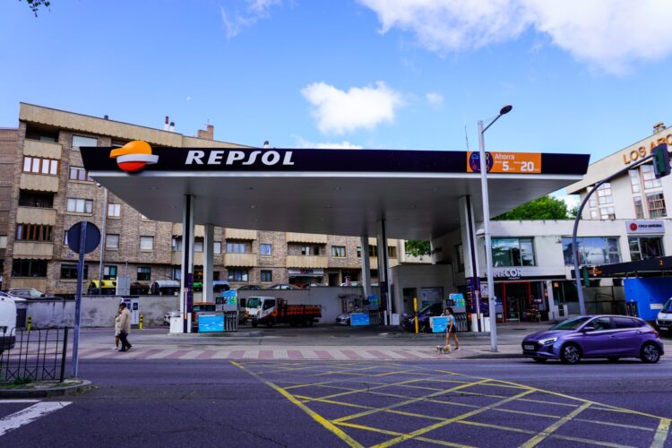 La capital incrementa el uso de carburantes en un 6,9% durante 2025 1 Gasolinera en la avenida Conde de Sepúlveda. /HÉCTOR CRIADO