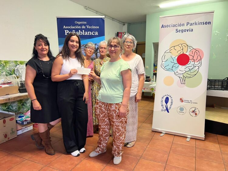 La agrupación vecinal Peñablanca de San Cristóbal de Segovia dona 500 euros a la Asociación Parkinson Segovia 1 La AAVV Peñablanca dona 500 euros a la Asociación Parkinson Segovia tras su XLII Semana Cultural / ASOCIACIÓN DE VECINOS PEÑABLANCA