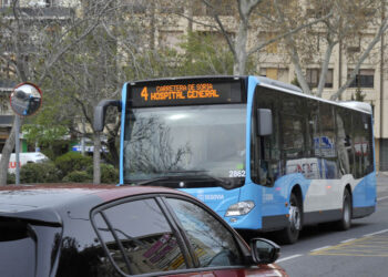 Autobús urbano. / KAMARERO