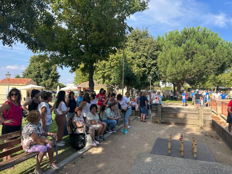 Los campeonatos de juegos autóctonos de Torrecaballeros reunieron a más de 200 participantes 1 Campeonato de juegos autóctonos / AYTO. DE TORRECABALLEROS