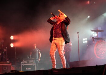 El Drogas durante el concierto en la Fábrica de Vidrio/HÉCTOR CRIADO