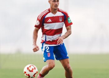 El nuevo lateral derecho de la Segoviana, Iker Pérez.