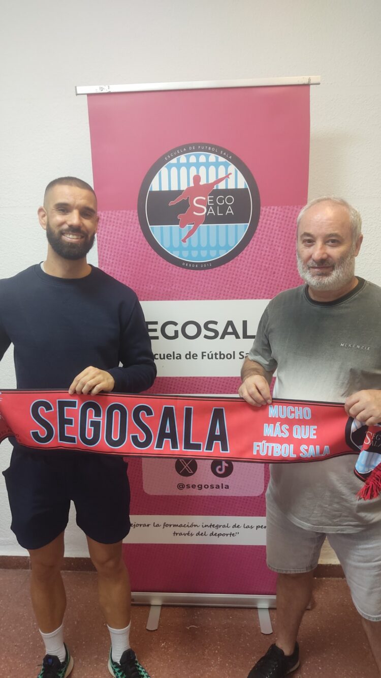 Comienza un nuevo proyecto para el CD Segosala en Tercera División 1 Luis Martín y Luis Angulo, primer y segundo entrenador del Segosala.