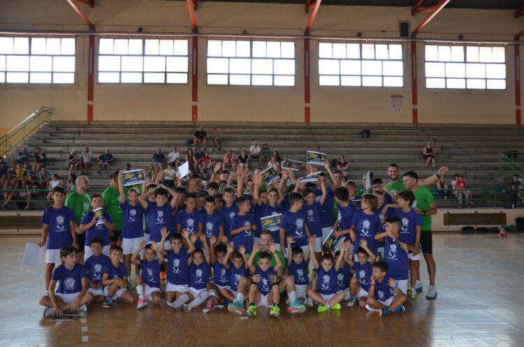 GR9 Futsal firma una jornada histórica en Cuéllar con dos exitosos clinics 1 Clinic ‘Entrena con Batería’.